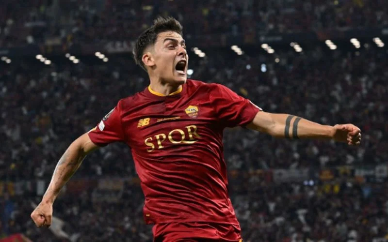 Cổ động viên Roma thật sự yêu mến Dybala