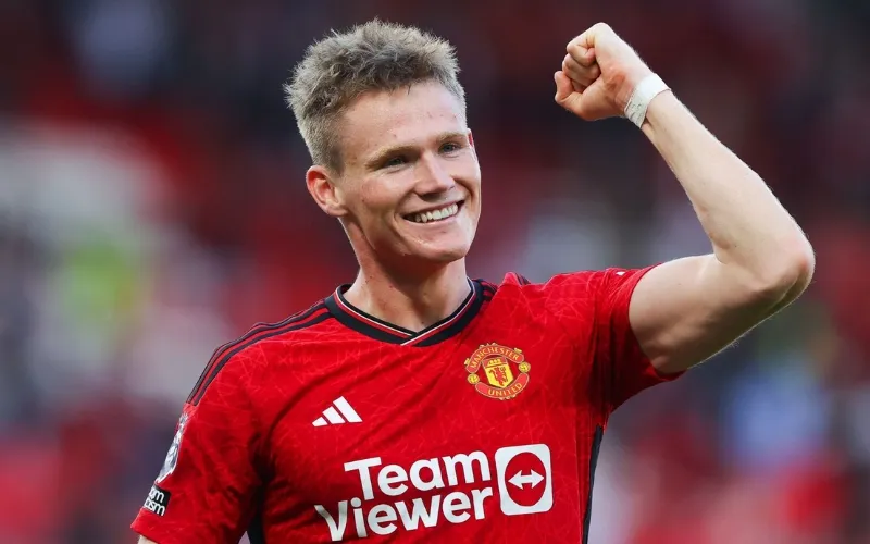 McTominay buộc phải rời Old Trafford