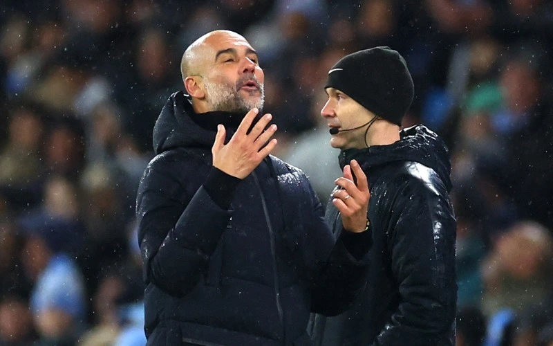 Pep Guardiola vô cùng hài lòng khi đội bóng có thắng lợi trước Chelsea