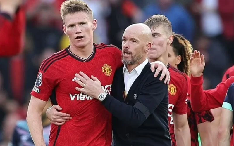 Rio Ferdinand chỉ trích Man Utd vì bán Scott McTominay