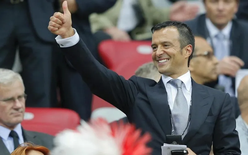 Tay săn cầu thủ Jorge Mendes đã có mặt tại Manchester