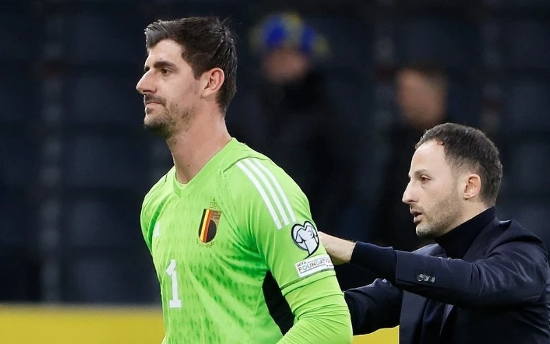 Tedesco đã đẩy Courtois khỏi tuyển Bỉ