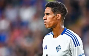 Varane sắp bị thanh lý hợp đồng chỉ sau 23 phút ra sân