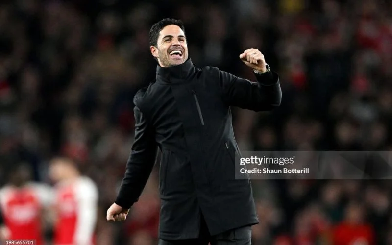 Arteta gia hạn với Arsenal: Chuẩn bị để vĩ đại hơn Wenger