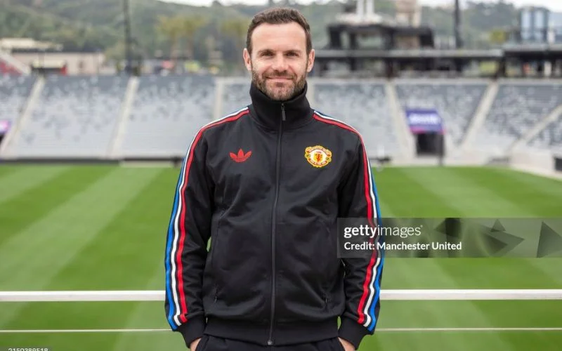 Juan Mata có bến đỗ bất ngờ.