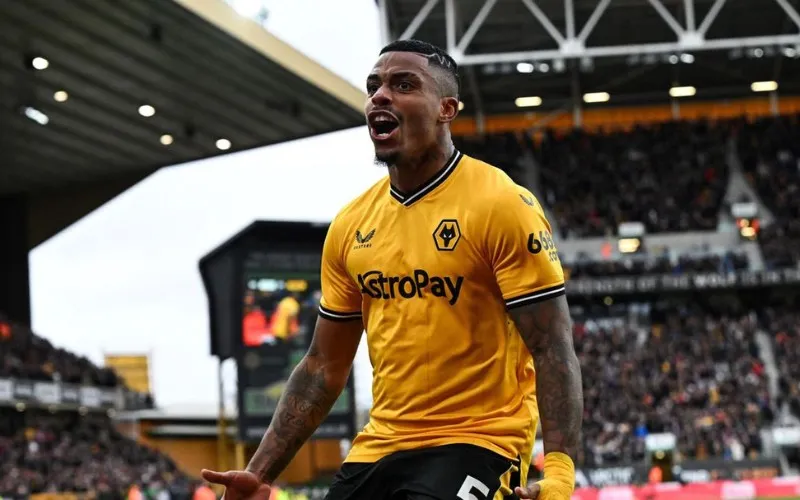 Mario Lemina mở tỷ số cho Wolves