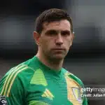 Emiliano Martinez xin lỗi