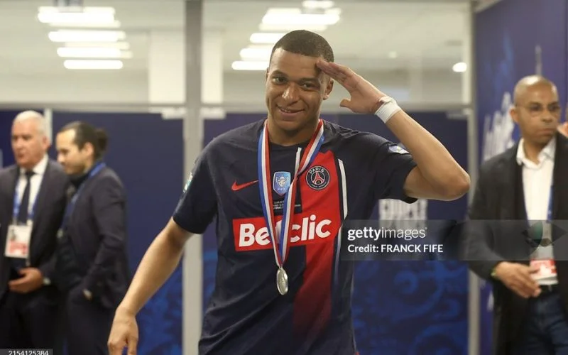 Mbappe chơi sát ván khiến PSG đau đầu