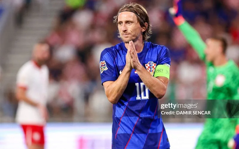 Modric tỏa sáng.