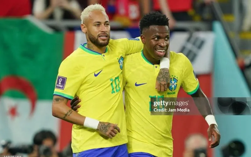 Neymar thao túng tâm lý Vinicius