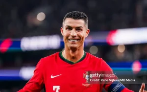 Ronaldo lập kỷ lục 1 tỷ người theo dõi