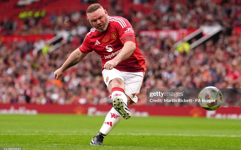 Rooney tái xuất, lập ngay siêu phẩm làm CĐV trầm trồ