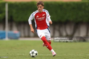 sao-tre-arsenal-lap-ky-luc-an-tuong-tai-uefa-youth-league-300x200