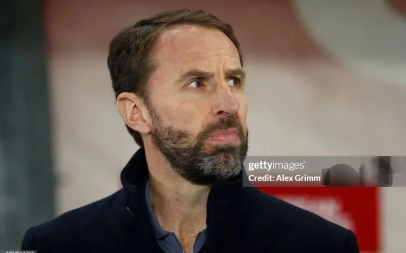 Southgate úp mở về việc dẫn Manchester United.