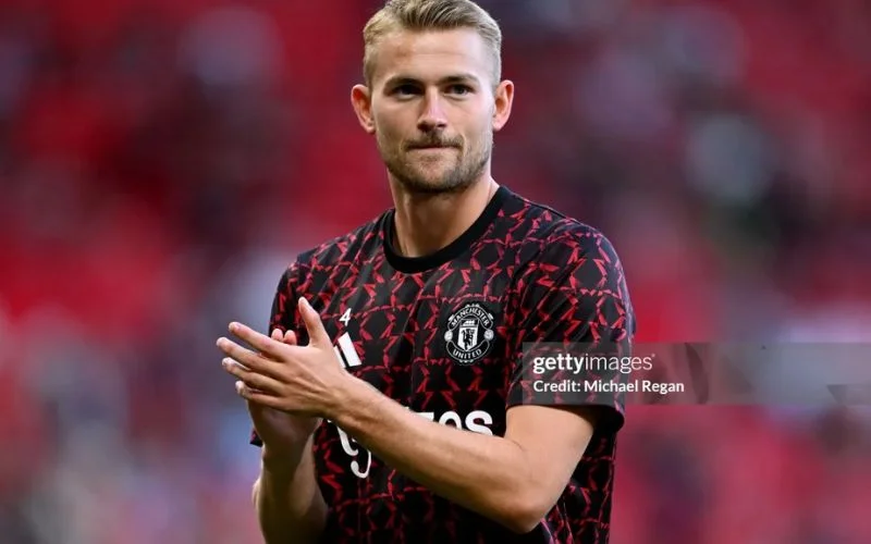 Thảm họa Matthijs de Ligt.