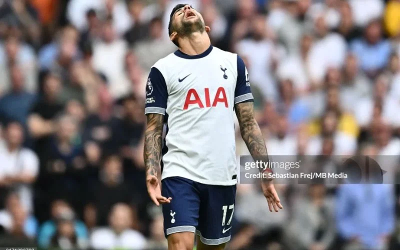 Thua Arsenal, Cristian Romero đổ lỗi cho BLĐ Tottenham