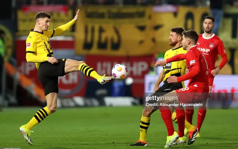 Tranh ngôi đầu sớm vòng 3 Bundesliga