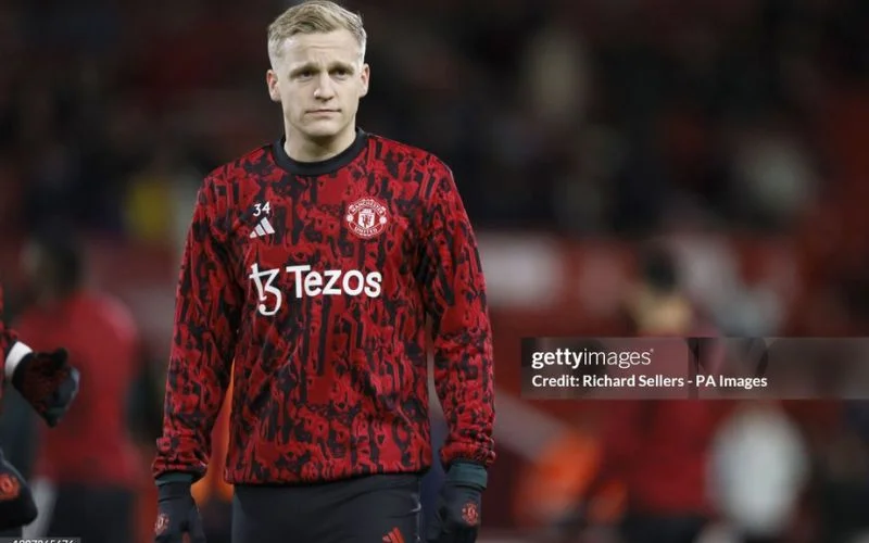 Van de Beek có khoảng thời gian đáng quên ở Man Utd.