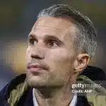 Van Persie liên tiếp ôm hận