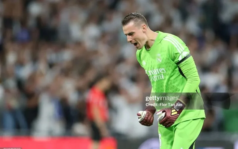 Vì sao Real Madrid gây bất ngờ với Lunin?