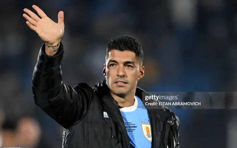 Suarez-vua-gia-tu-doi-tuyen-Uruguay-hoi-thang-9