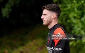 declan-rice-tiet-lo-noi-am-anh-anfield-e1727785122449-300x188