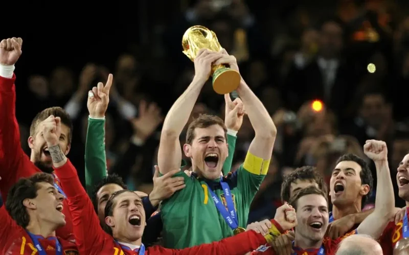 Đội tuyển Tây Ban Nha vô địch World Cup 2010 và Euro 2012