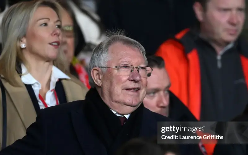 Đằng sau quyết định tàn nhẫn của MU với Alex Ferguson