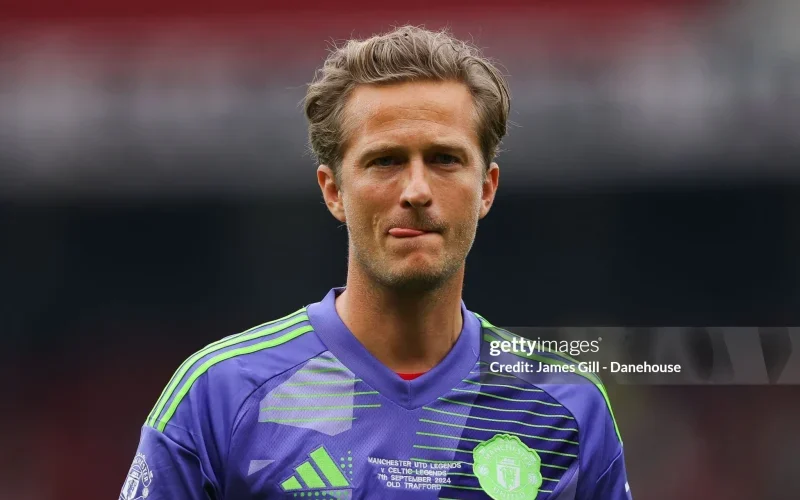 lindegaard-khien-nguoi-ham-mo-ngo-ngang-e1729927581354