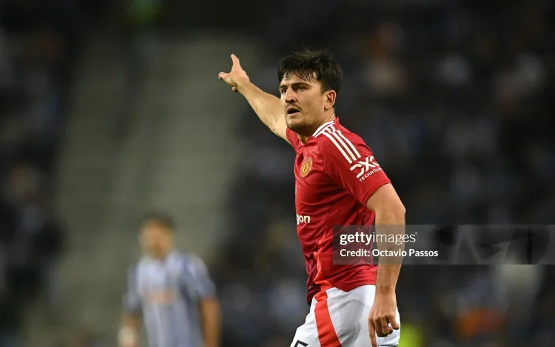 man-utd-co-the-ban-maguire-voi-gia-re-e1728813393642