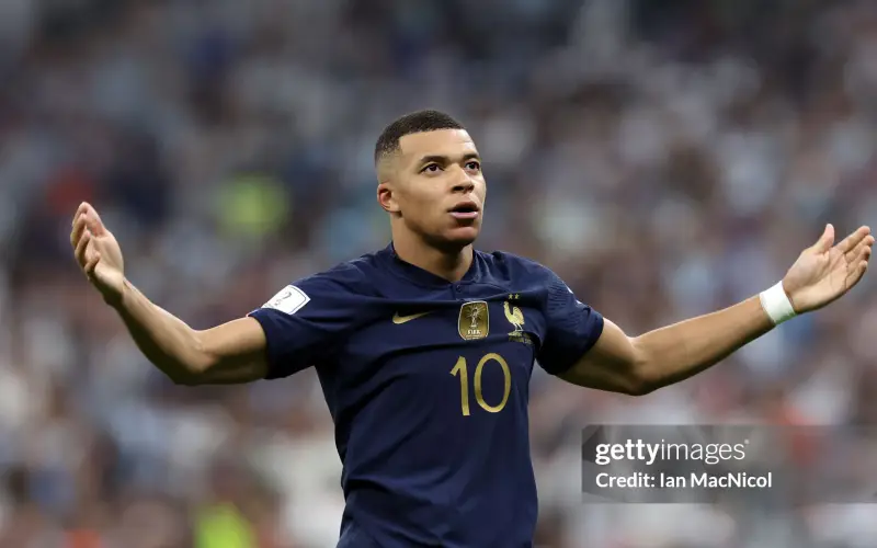 mbappe-khien-cdv-phap-tuc-gian