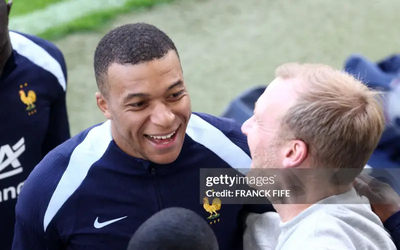 PSG buộc phải trả 55 triệu euro cho Mbappe