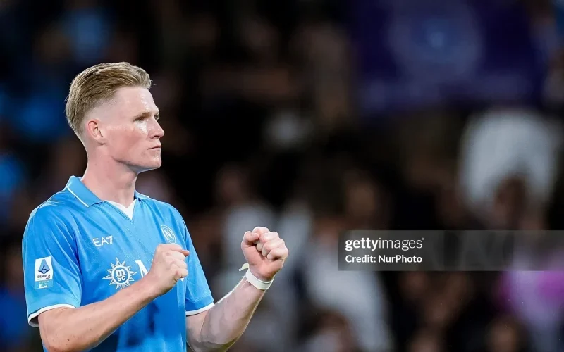 mctominay-toa-sang-tai-napoli-man-utd-co-tiec-e1729239347602