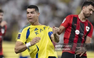 Ronaldo yêu cầu Al Nassr chiêu mộ De Bruyne