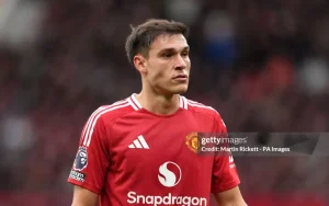 ugarte-doi-dien-thu-thach-lon-tai-manchester-united-e1727765372421-300x188