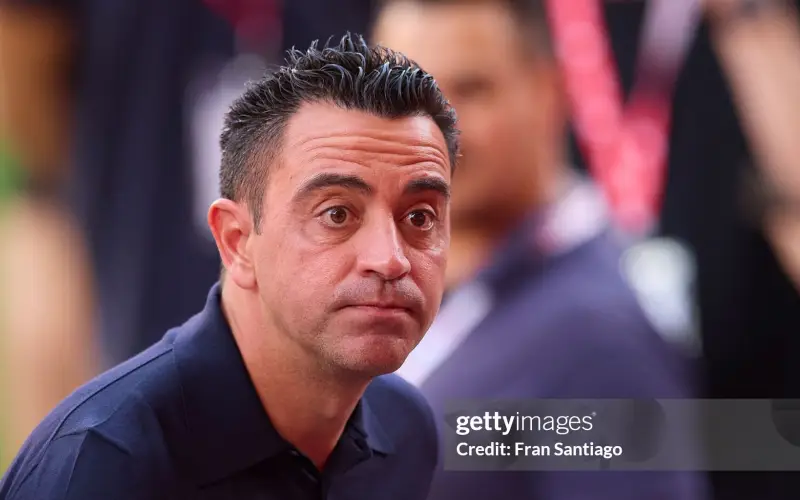 Xavi có thể thay Ten Hag ở MU