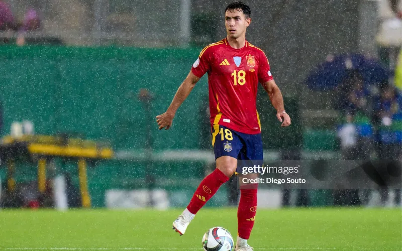 Zubimendi có thể tăng sức mạnh cho hàng tiền vệ Man City.