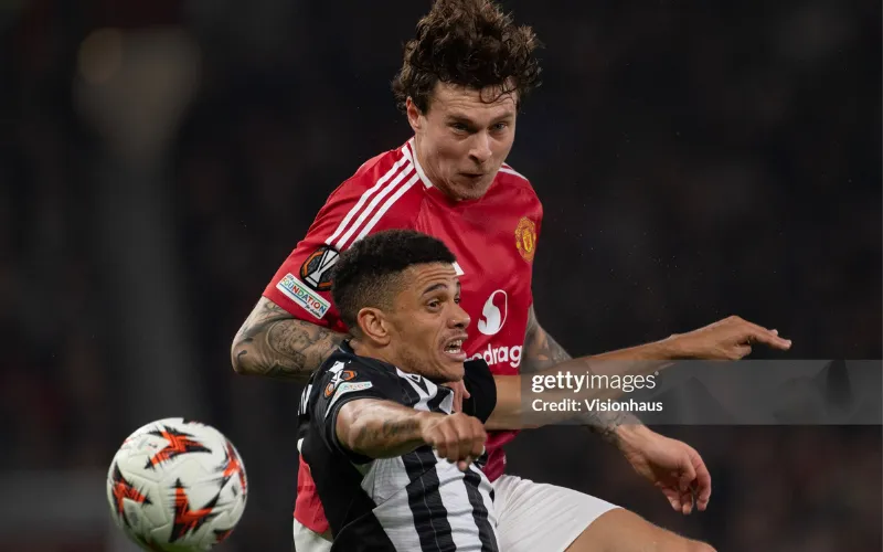 Lindelof chấn thương khiến Manchester United khủng hoảng nhân sự.