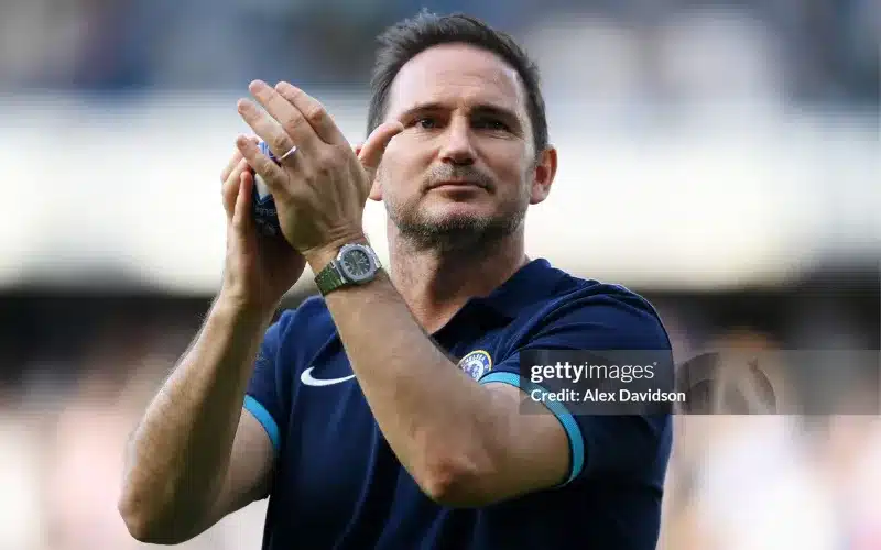 Lampard tái xuất Championship.