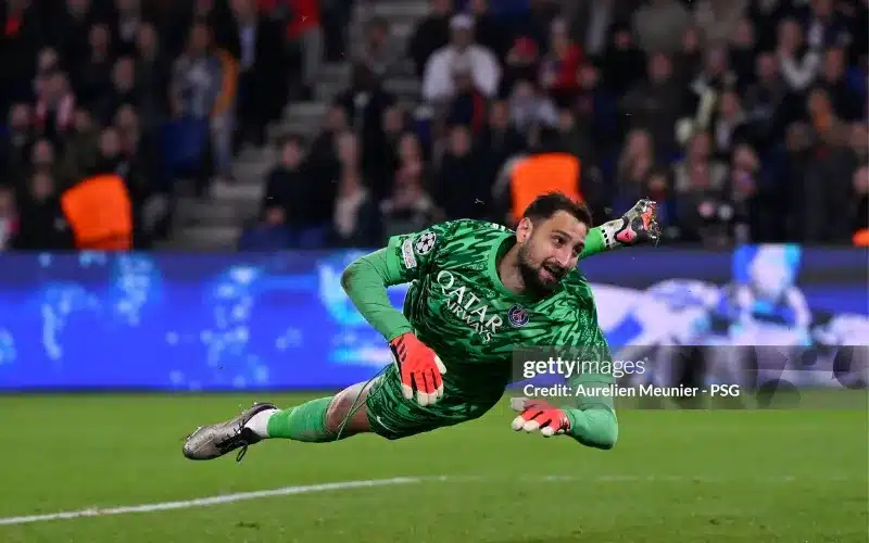 Donnarumma không còn đảm bảo suất bắt chính tại Paris Saint-Germain.