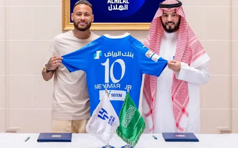 Chuyển đến Al Hilal, Neymar đã quyết định chọn áo số 10