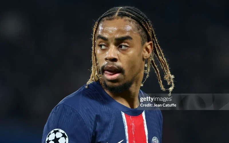 barcola-lam-paris-saint-germain-quen-di-mbappe-e1731568088391