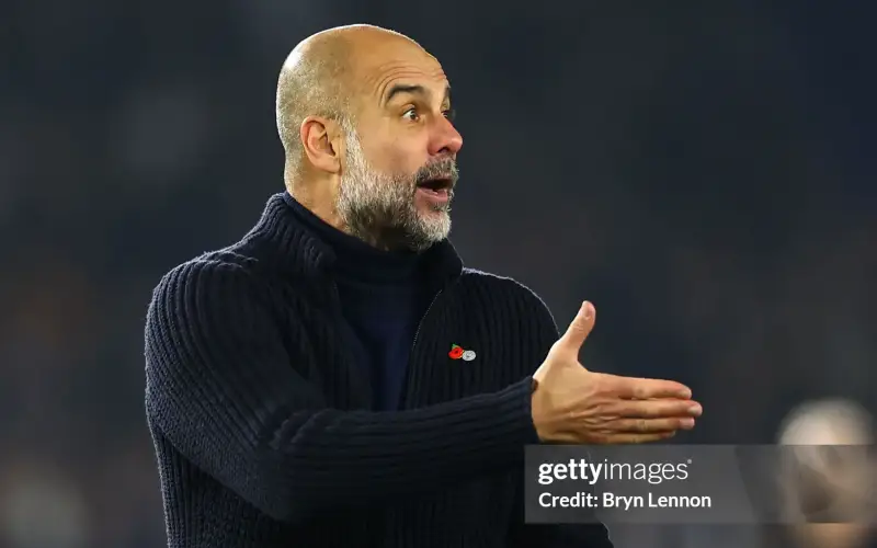 Guardiola ở lại Man City