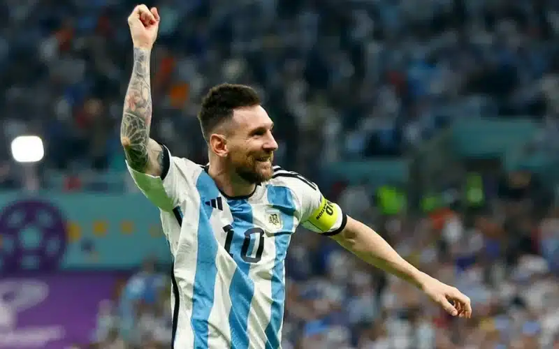 Chiếc cúp vô địch World Cup 2022 đã một lần nữa khẳng định đẳng cấp của Messi