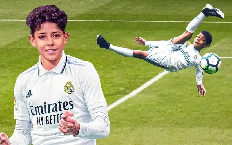 Ronaldo Jr tập luyện bóng đá lần đầu tiên tại Real Madrid