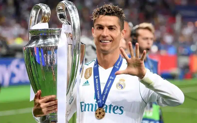 CR7 đã tạo nên tiếng vang lớn trong cuộc đời sự nghiệp khi thi đấu tại Real Madrid