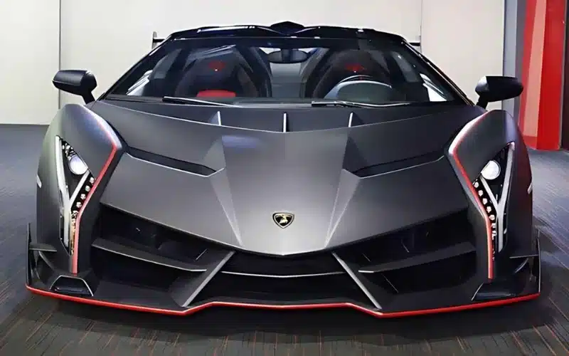 Lamborghini Veneno là chiếc xe có giá trị đắt nhất trong BST của Neymar