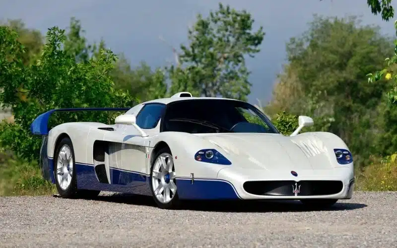 Maserati MC12 là mẫu xe thể thao mà Neymar rất yêu thích