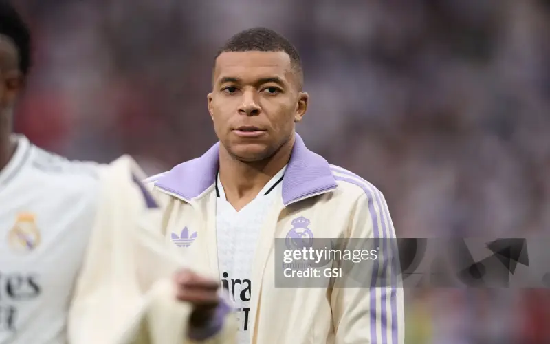 Sự im lặng kỳ lạ của Mbappe