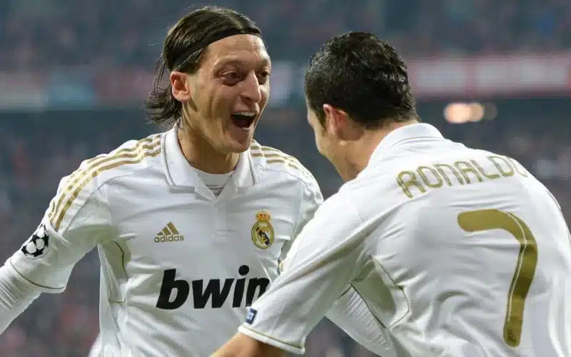 Sự nghiệp cầu thủ của Özil vô cùng thành công với nhiều thành tích đáng nhớ